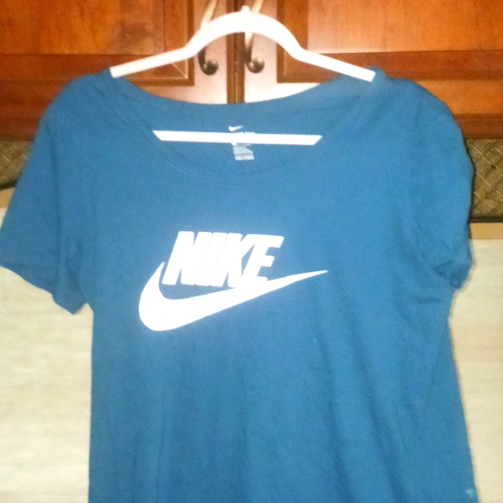 The Nike Tee Blue Aqua sz Large W